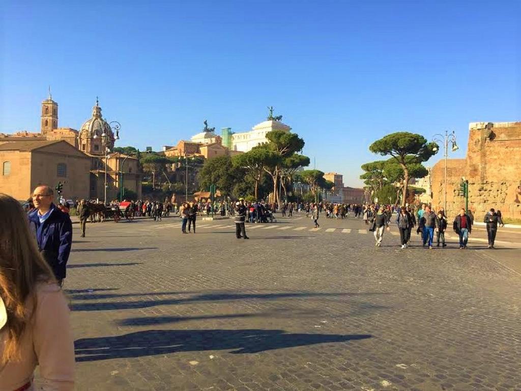 Casa Vacanze Colosseum By Alice ローマ エクステリア 写真